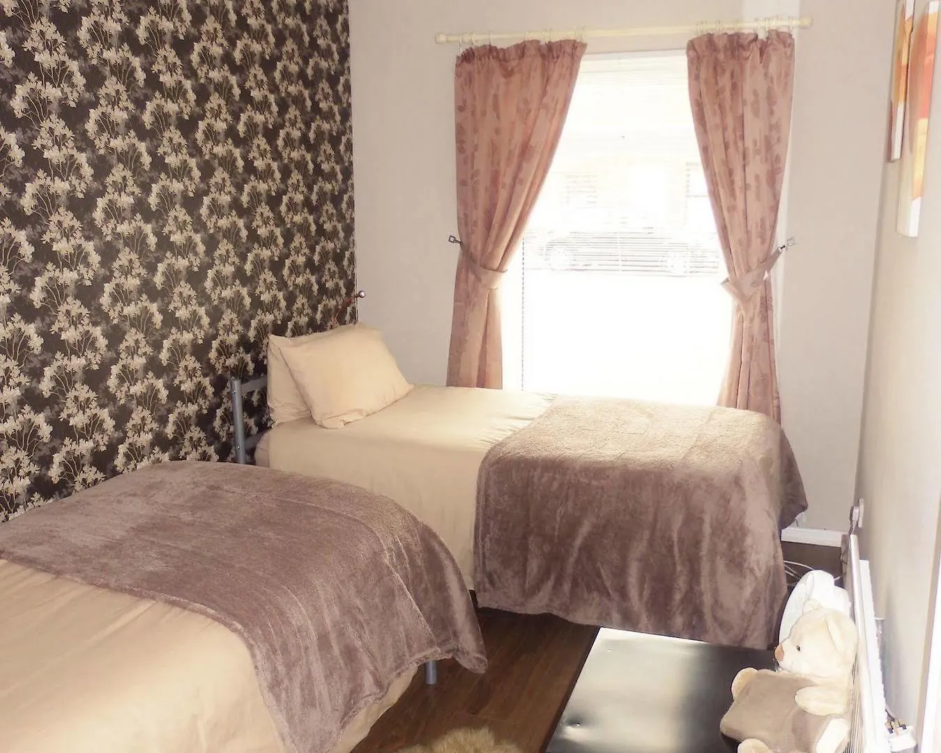 Great Location - City Centre - Parking - 4 Beds - 2 Bedrooms Großbritannien